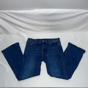 Women’s Lucky brand jeans.